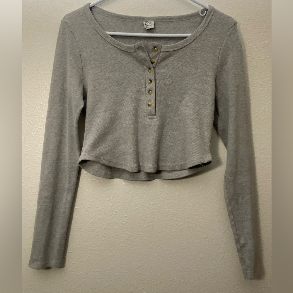 Fct. Basics cropped gray long sleeve
